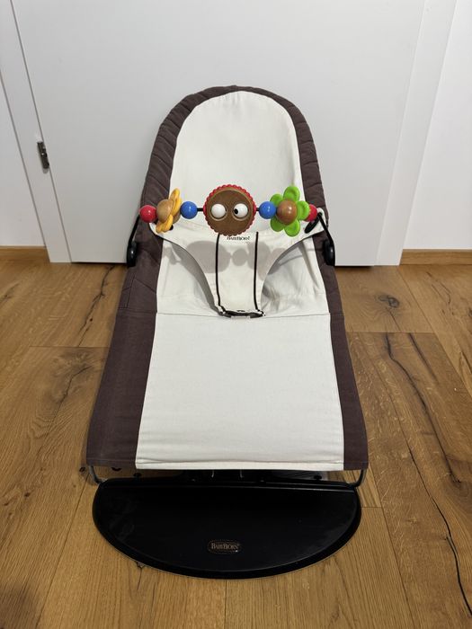 Balansoar Baby Bjorn si jucarie