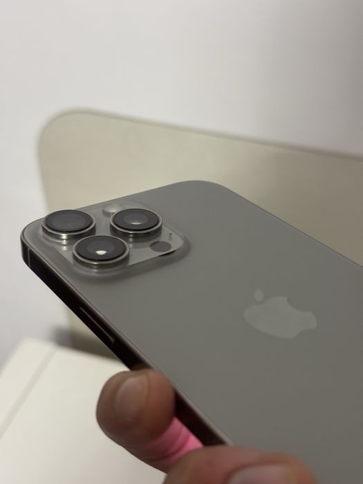 Iphone 16 pro max 256 gb baterie 96% stare excelenta