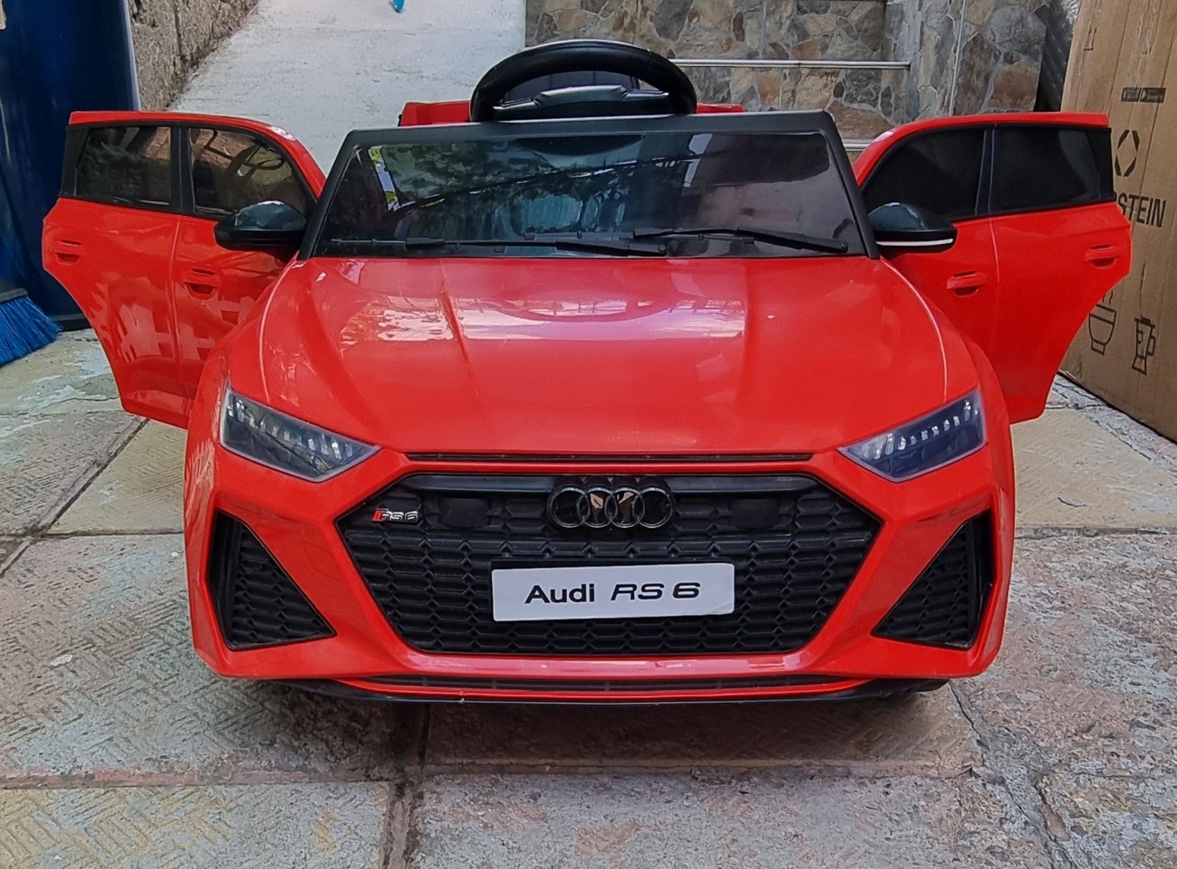 Акумулаторна детска кола Audi