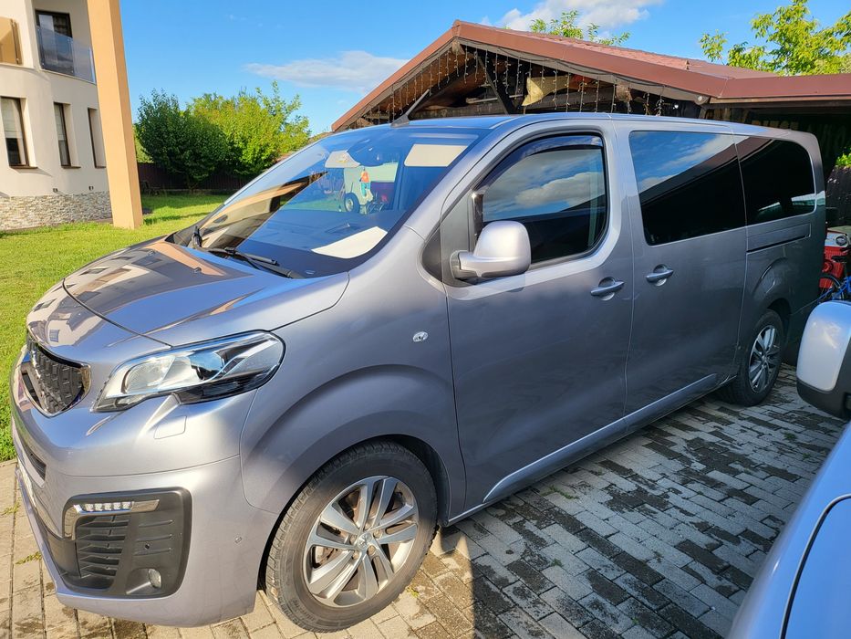 Peugeot Expert Traveller, Toyota Proace, Opel Vivaro, Citroen Space T