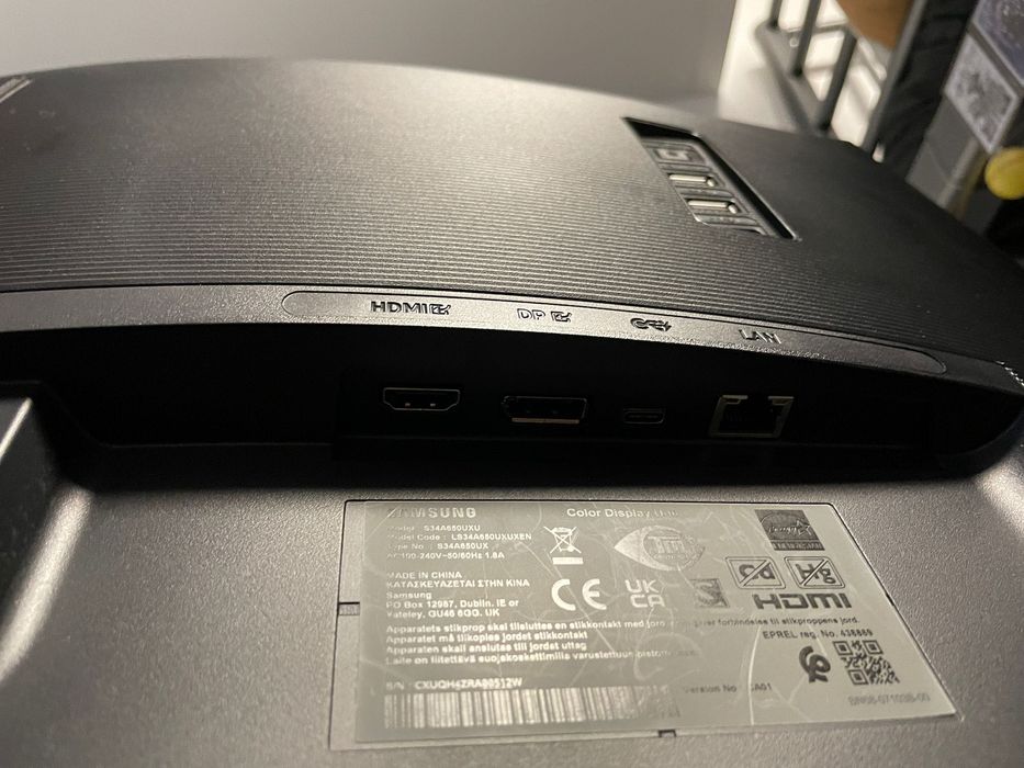 Monitor curbat LED VA Samaung display spart