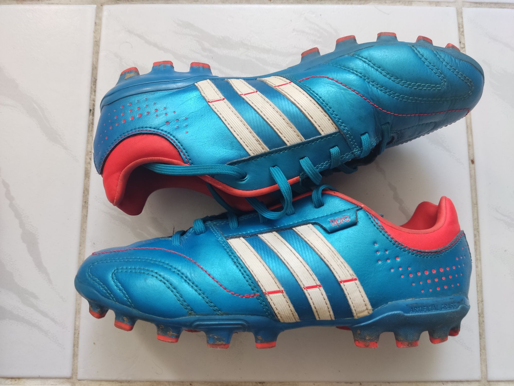 Ghete fotbal adidas 11 nova pro