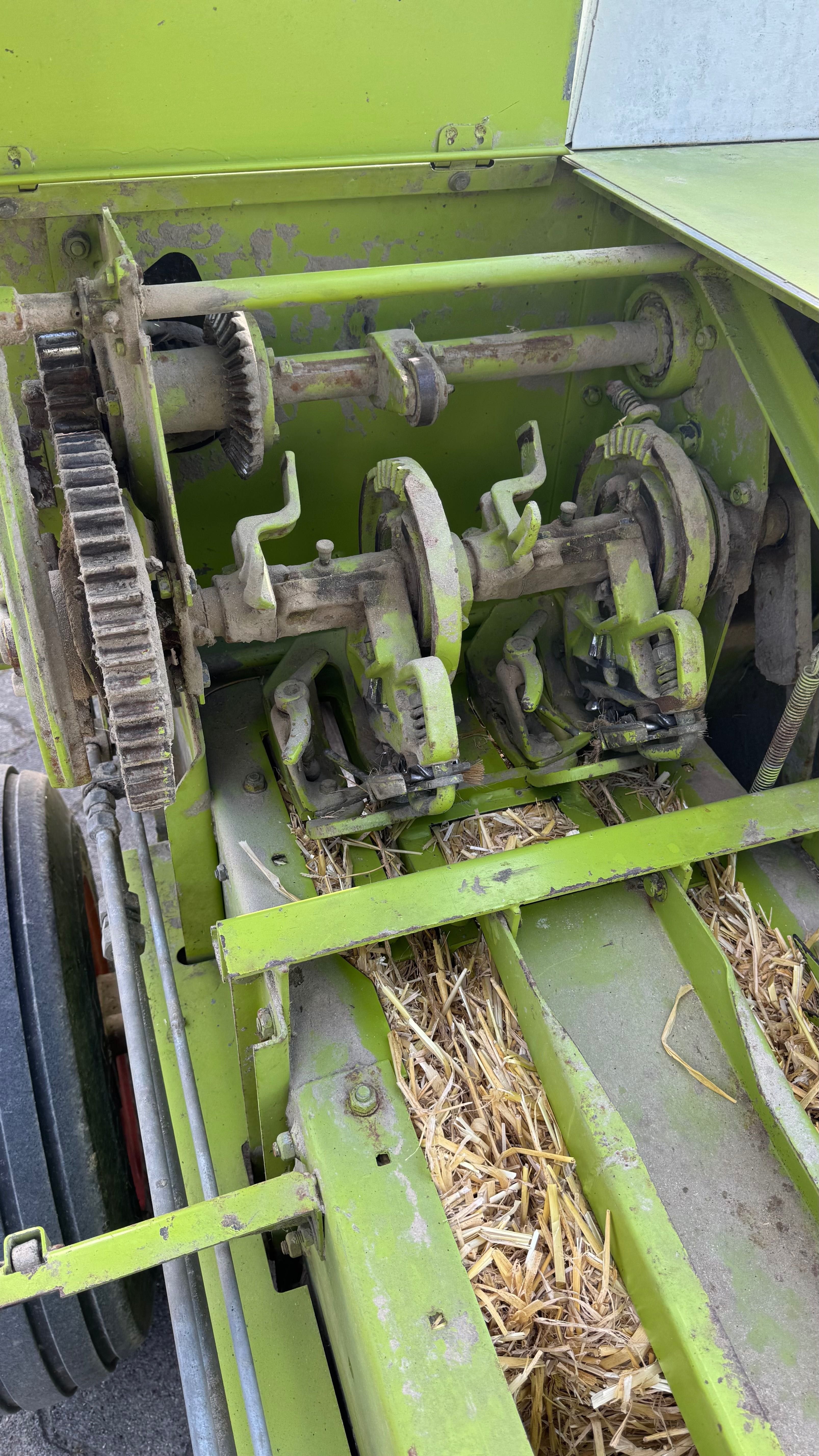 Claas Markant 55, Belarus, Claas Arion, John Deere tortadi