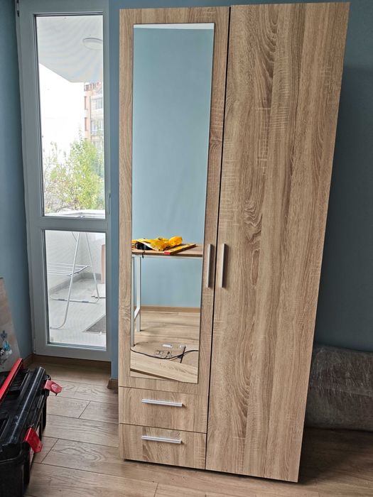 Двукрилен гардероб с огледало