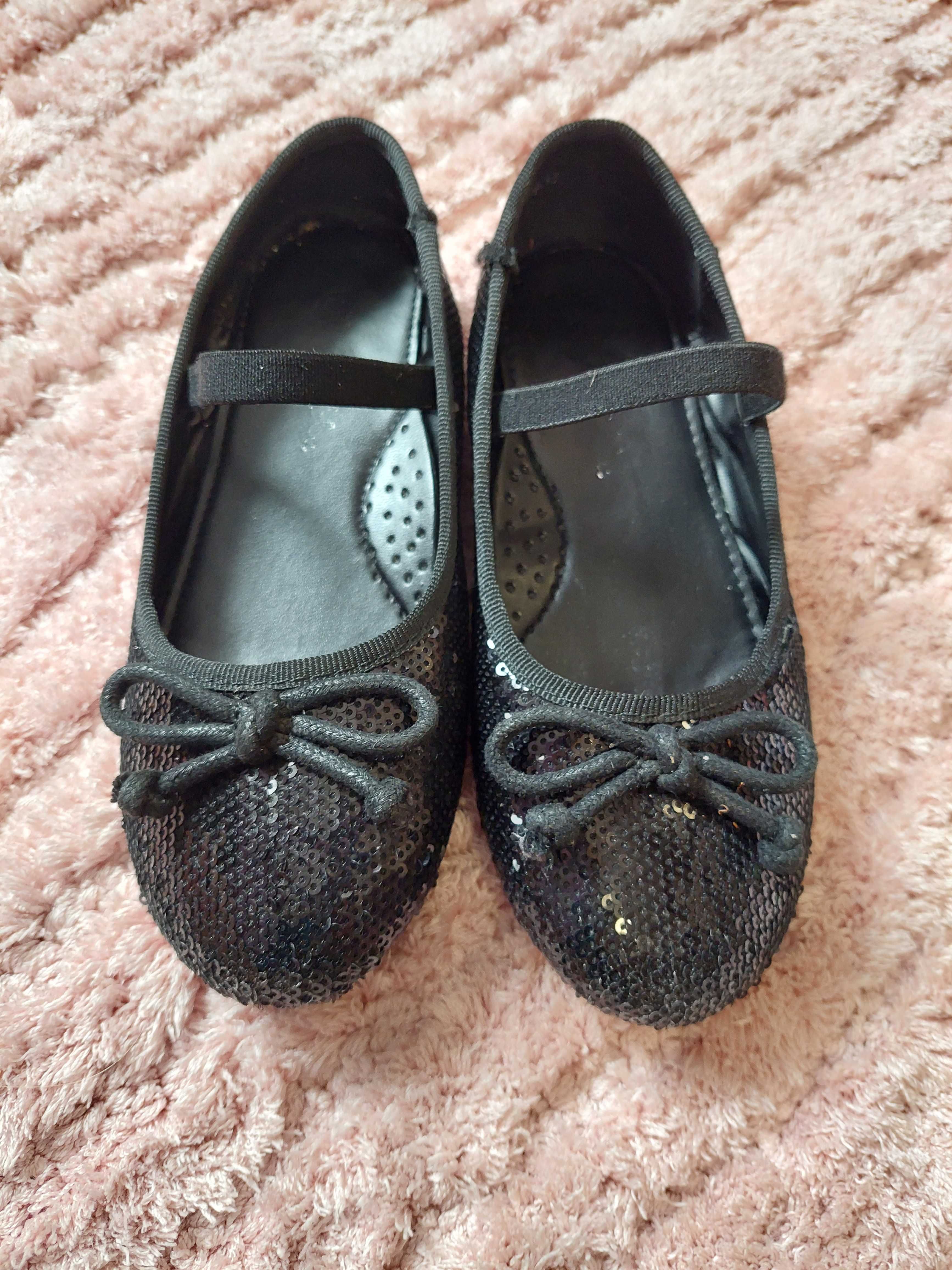 Детски черни обувки с пайети