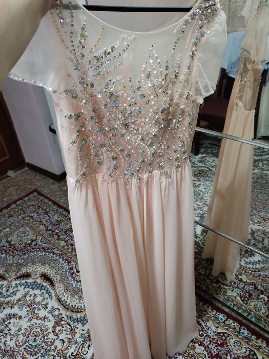 Вечерняя Платье с ручной вышовкой камушек