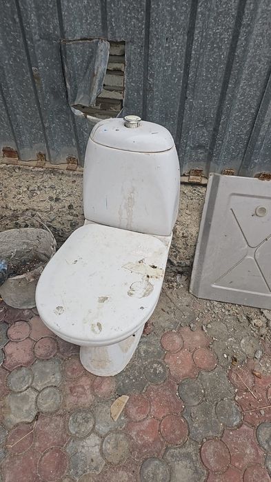 Продается унитаз