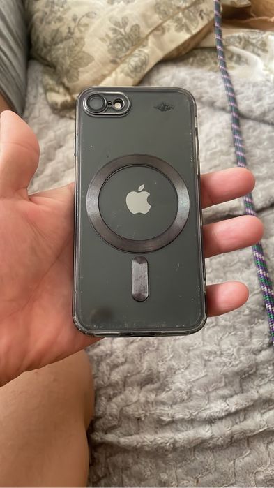 Айфон se 64гб  АКБ 100% бери и пользуйся