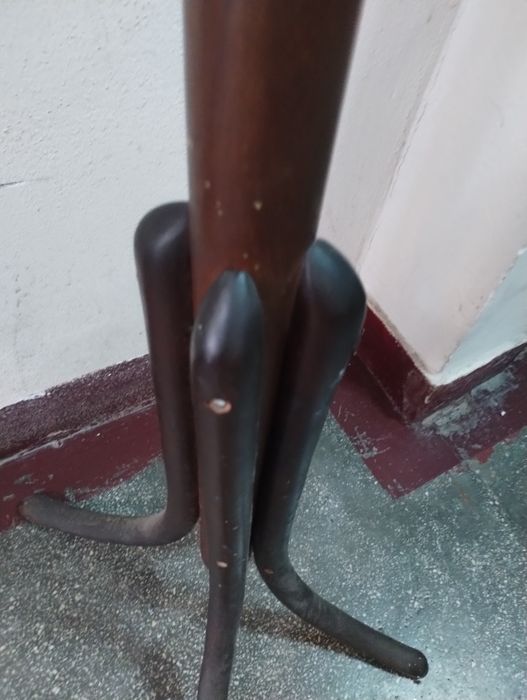 Cuier stil pom din perioada Comunistă