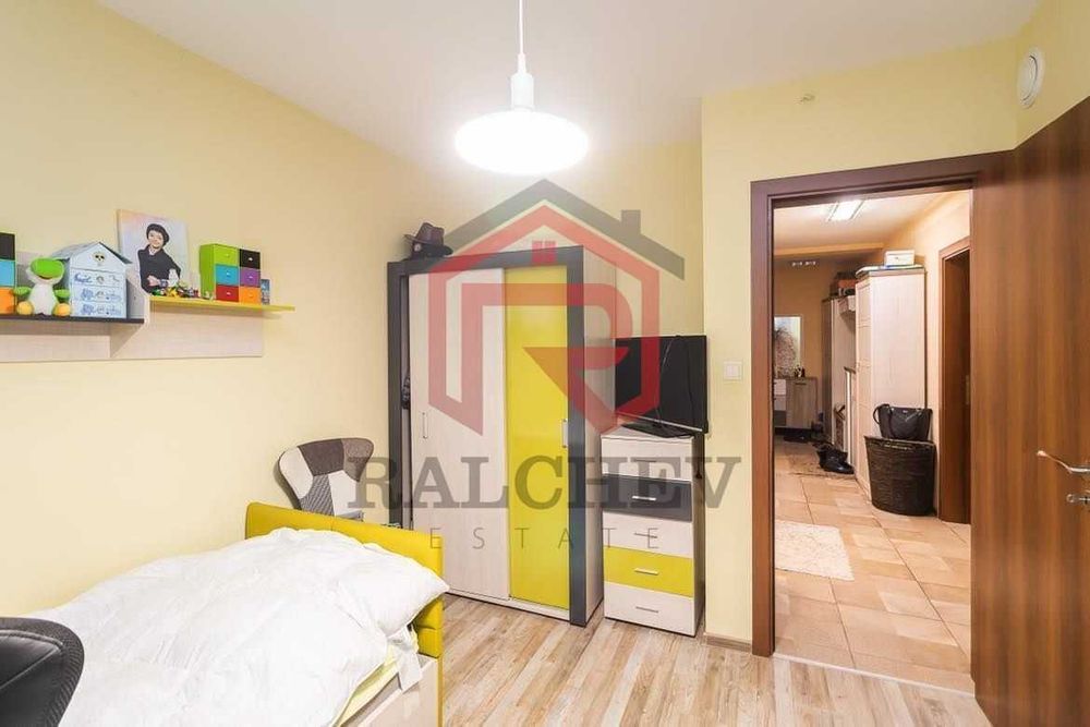 Дава се под наем Тристаен апартамент в Варна, Възраждане 3 - 97 кв.м за 561 € - Снимка #10