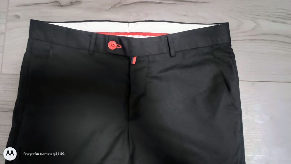 Pantaloni bărbați
