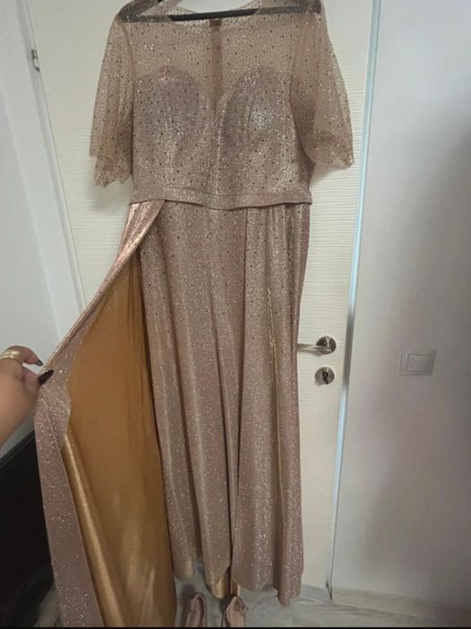 Vand rochie de ocazie