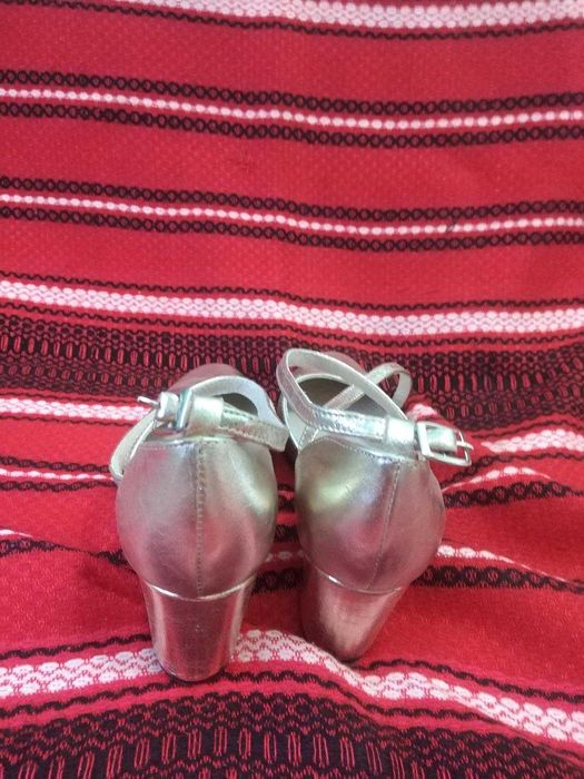 Vand sandale din piele