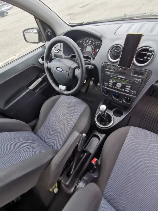 Vând Ford Fusion 1.6 TDCI 2006