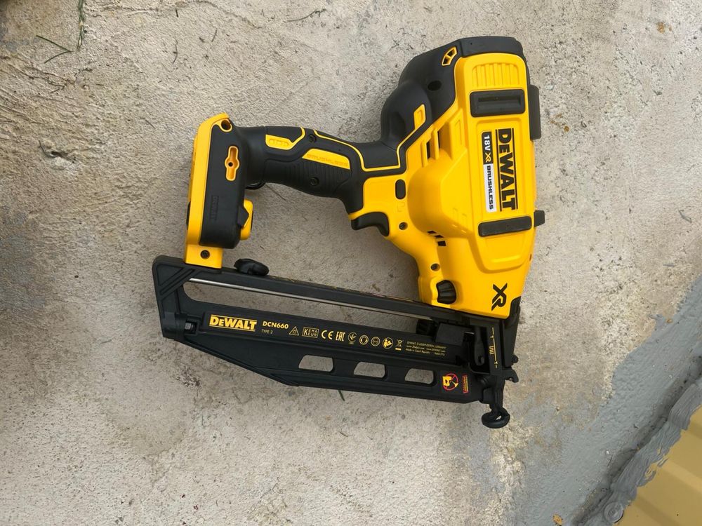 Pistol Cuie Dewalt