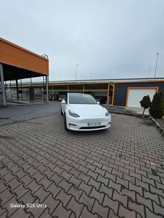 Tesla model y performance