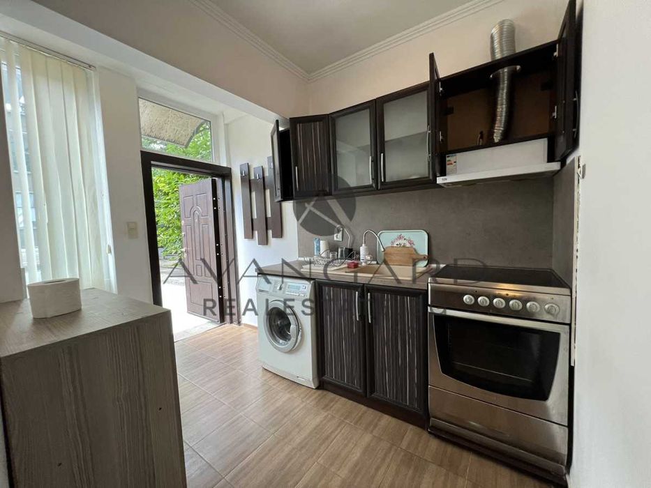 Дава се под наем Двустаен апартамент в Пловдив, Кючук Париж - 50 кв.м за 306 € - Снимка #2