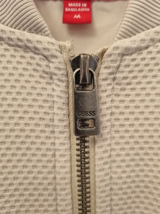 Guess кремаво бомбър яке