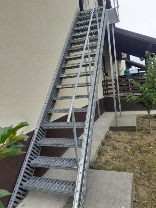 Scări metalice galvanizate la orice demisiune asiguram transport ori u