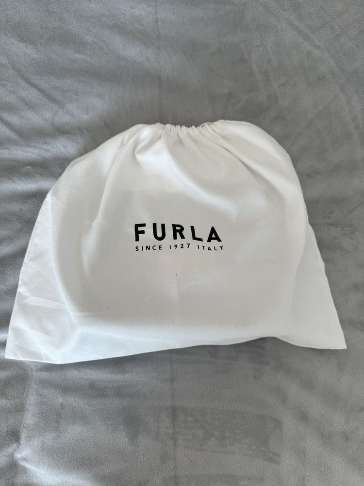 Furla черна чанта