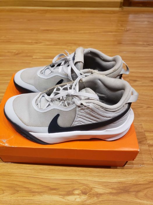 Nike Team Hustle D 10