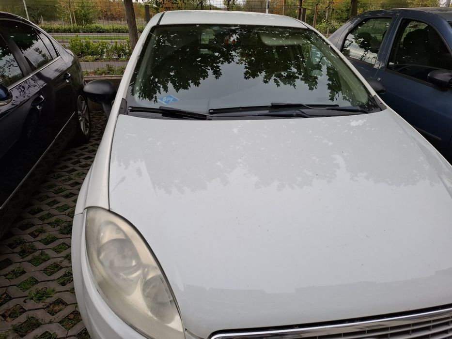 Vând Fiat linea  2010