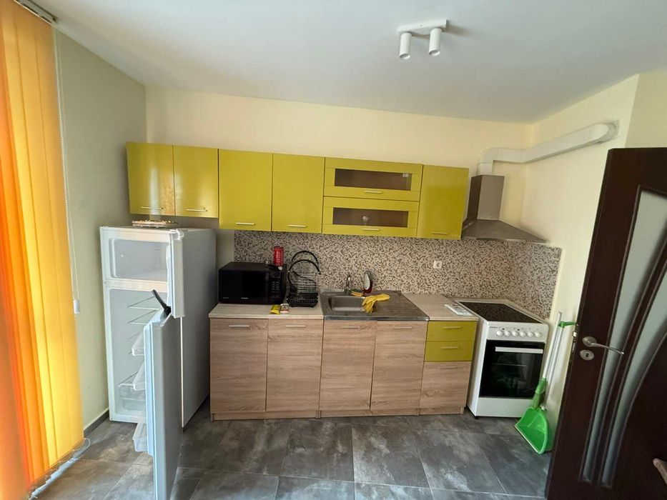 Двустаен апартамент под наем в района на Колхозен пазар