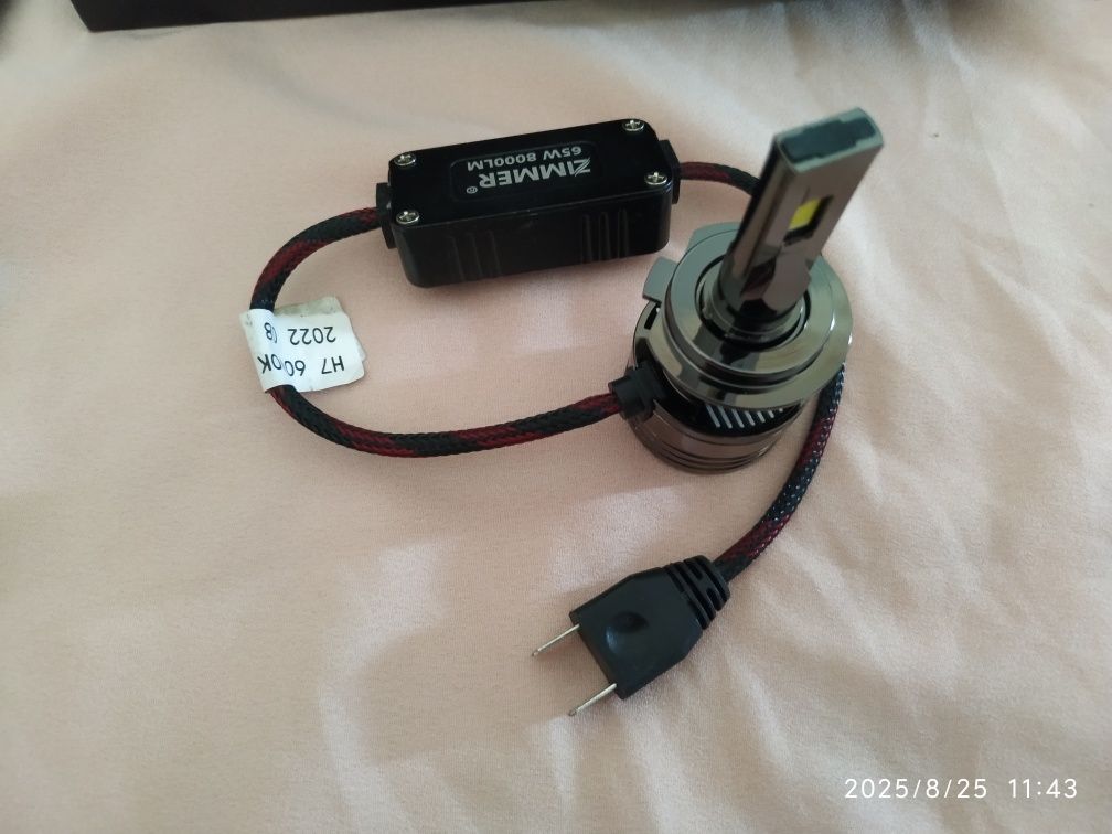 LED E9 avto lampa sotiladi.