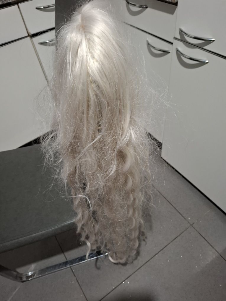 Peruca blond lunga 120 cm ușor par ondulatperuca Cenușăreasa