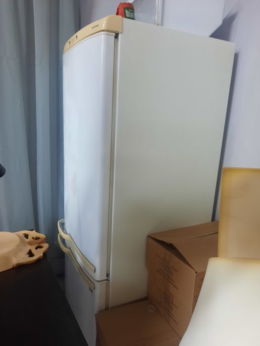 Холодильник не рабочи