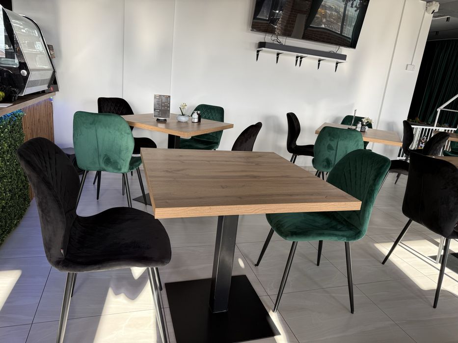 Vând mese lemn pentru HoReCa