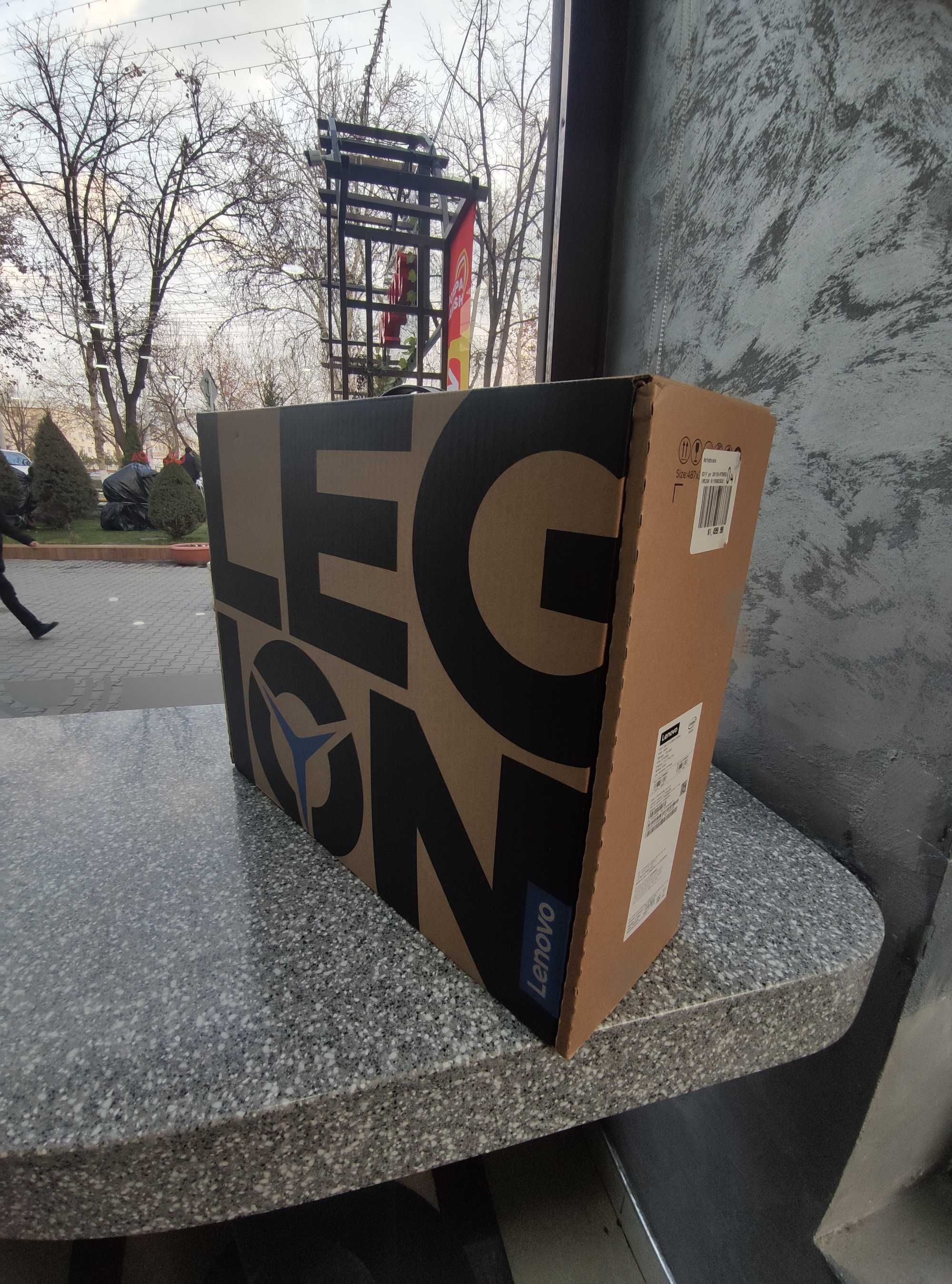 Legion 17" IPS 144 Hz/ i7 10750H / RTX2060 6GB/ 1TB SSD/ 8+8 GB DDR4