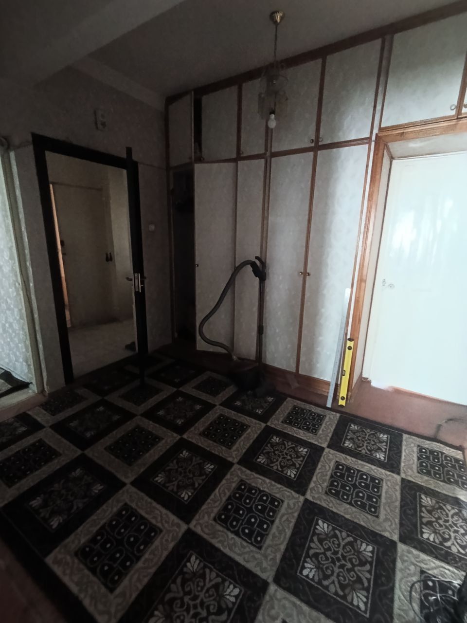Продам 4-х комнатную квартиру Сергели 6