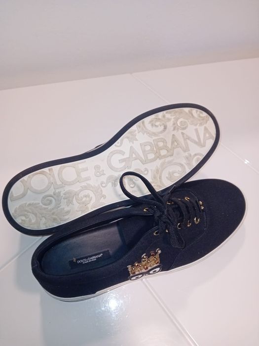 Tenisi noi fără cutie