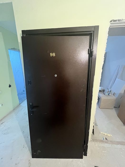 Двер в хорошом состояние