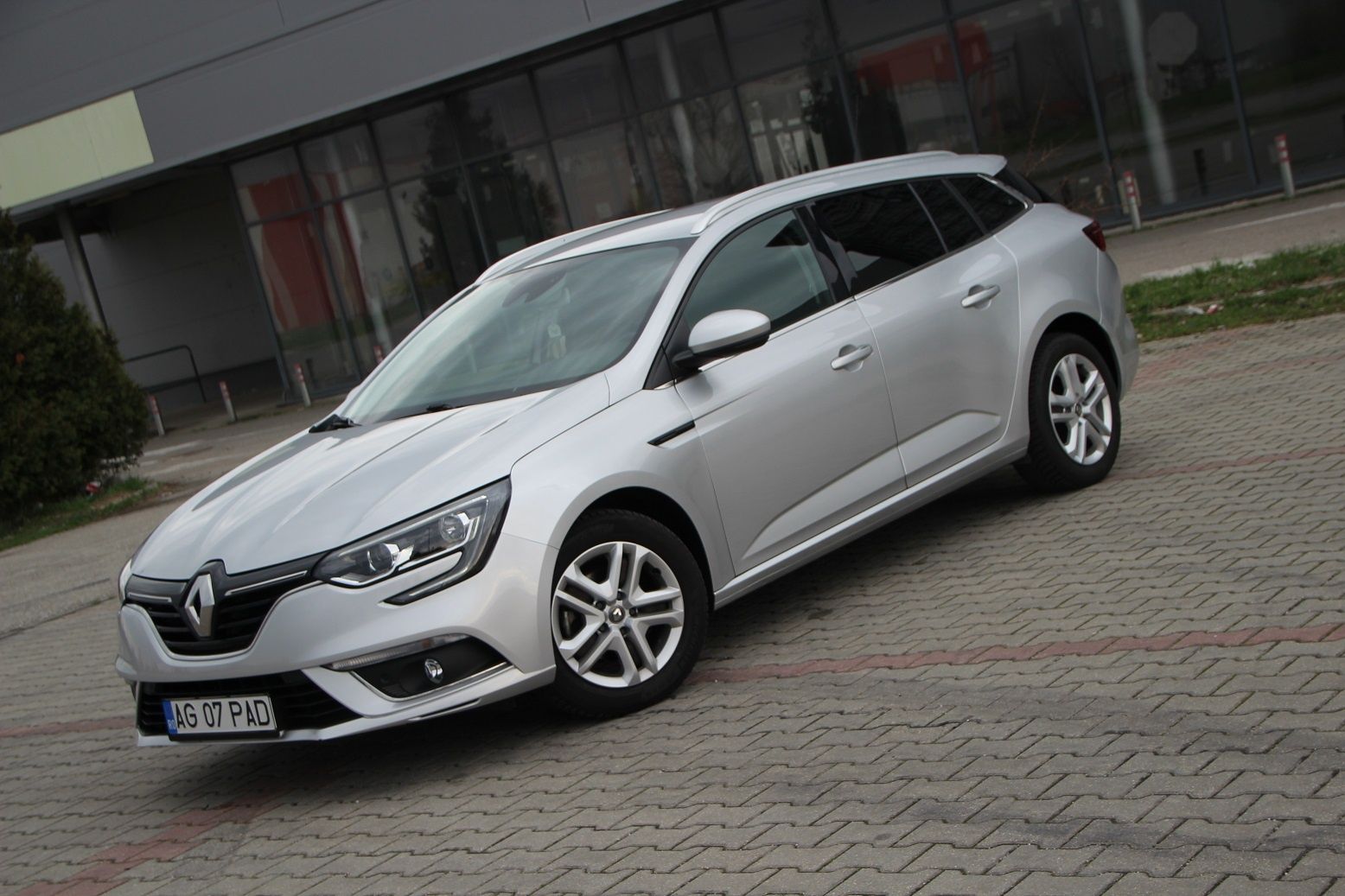 Vind Megane 4 unic proprietar