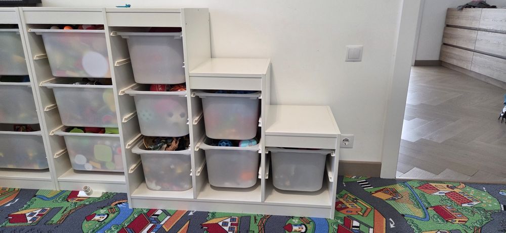 Vand organizator de jucarii