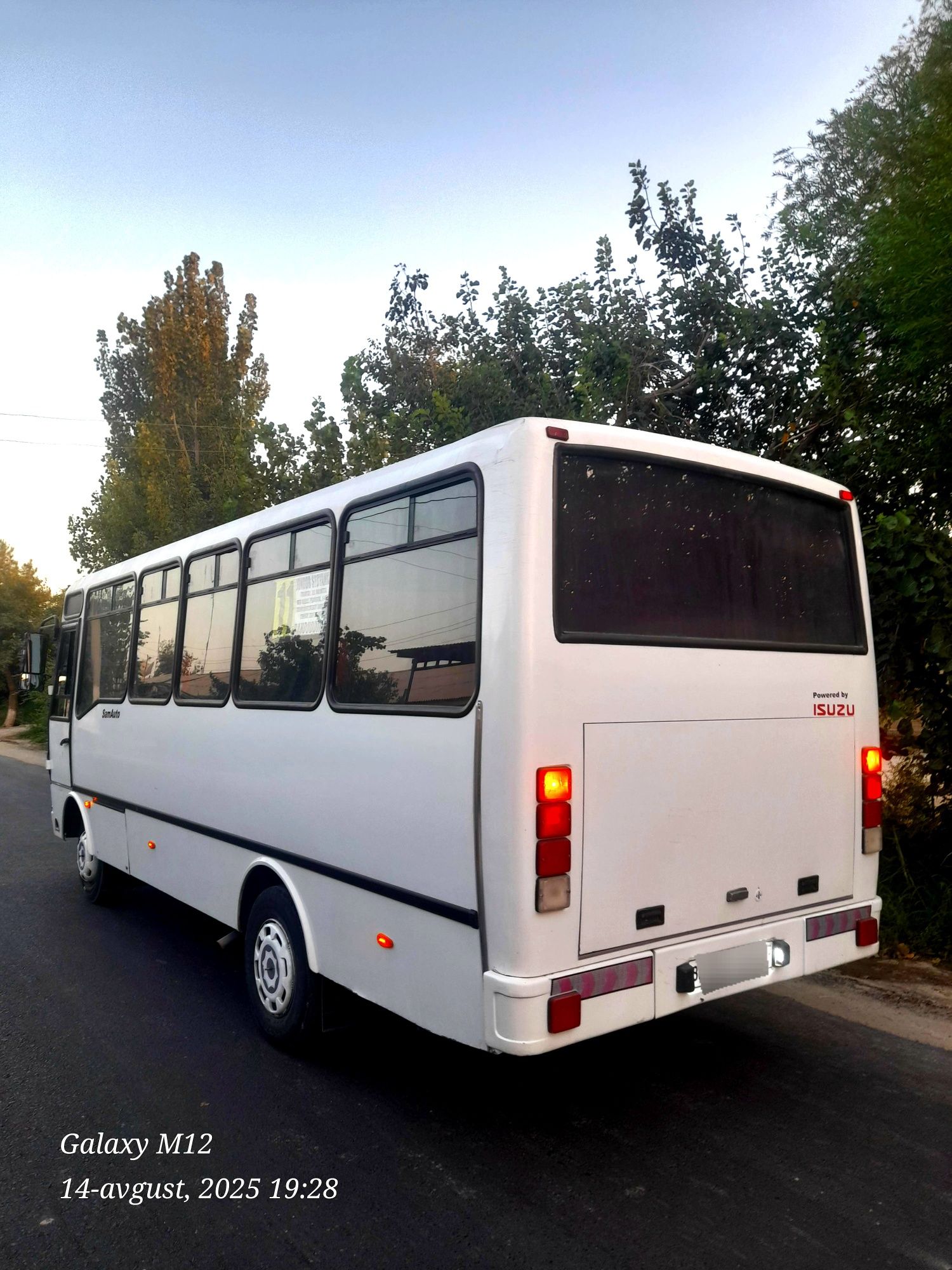 Isuzu avtobus sotiladi
