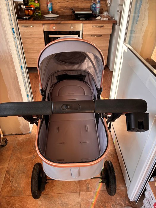 Бебешка количка Kikaboo Scarlet