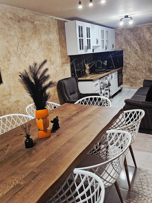 Трапезни пластмасови кресла