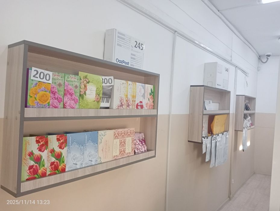 Навесные шкафы для офиса