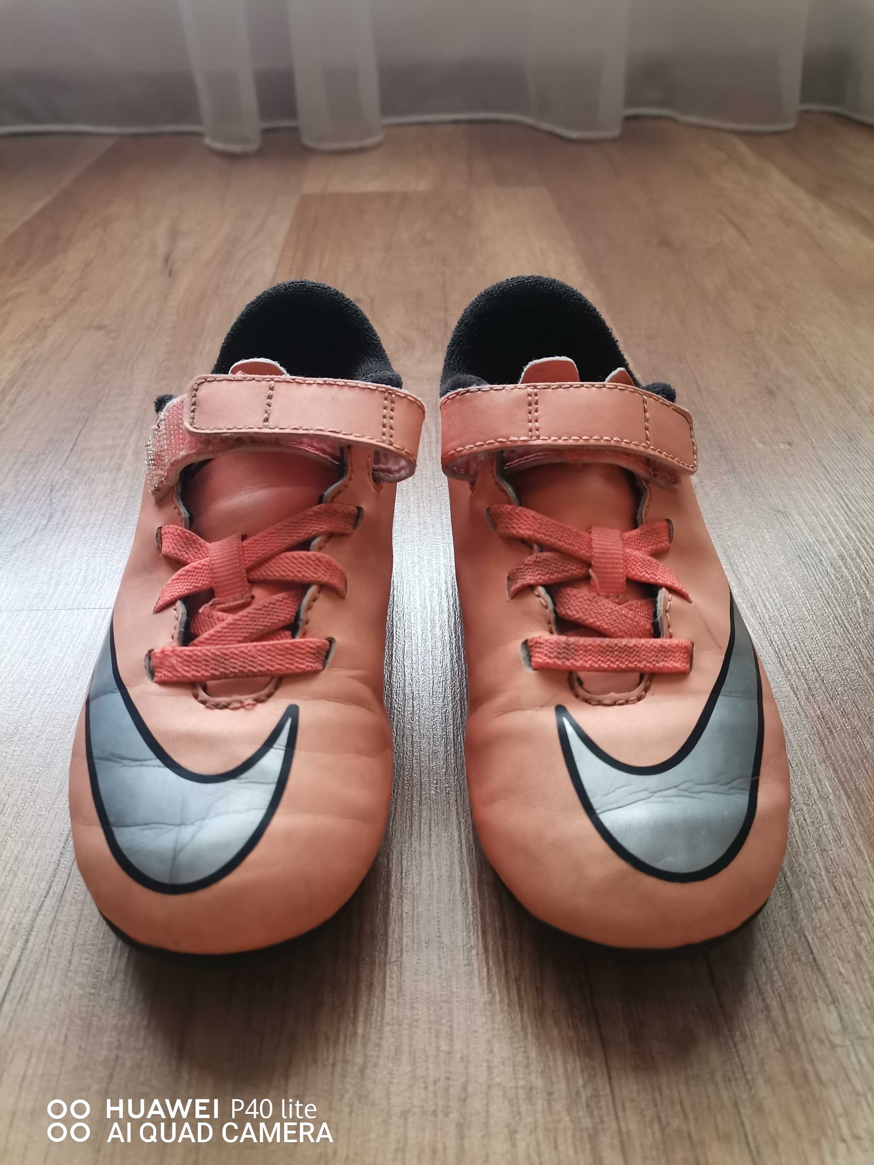 Детски бутонки 31 номер NIKE