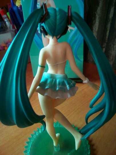 Figurina Hatsune Miku piscina 15 cm