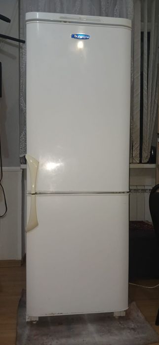 С доставкой холодильник продаю в отличном рабочем состояни Высота-1м75