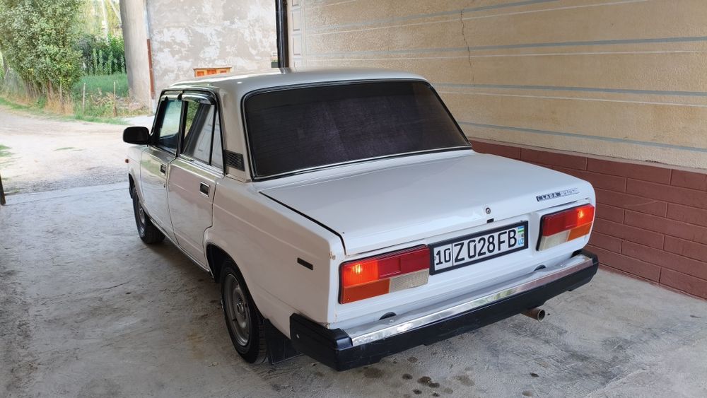 Vaz 2107 sotiladi
