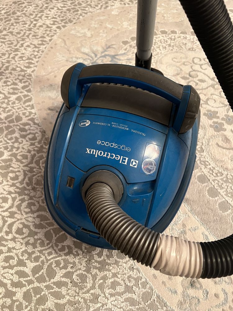 Продается пылесос Electrolux