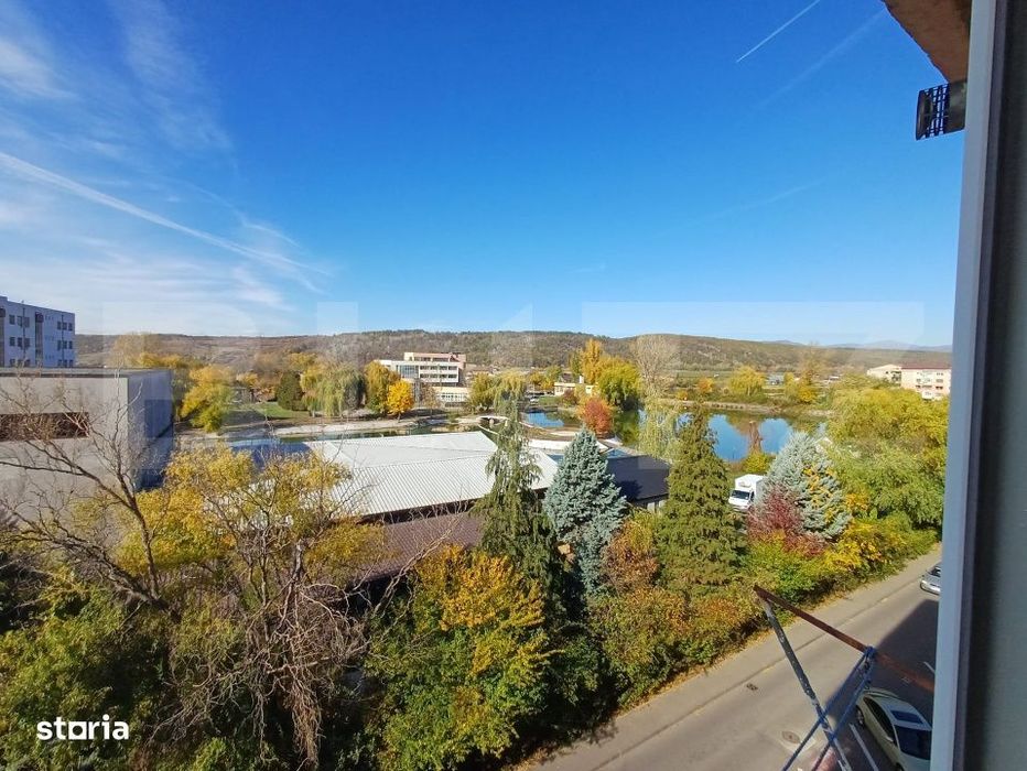 Apartament de vanzare, cu 3 camere, 72 mp, zona parc Debarcader