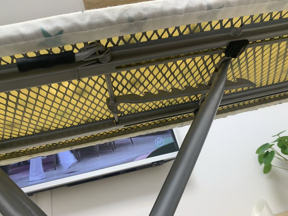 Masa de calcat cadru din metal