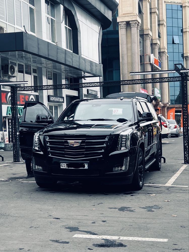 Cadillac Escalade Platinum ESV.