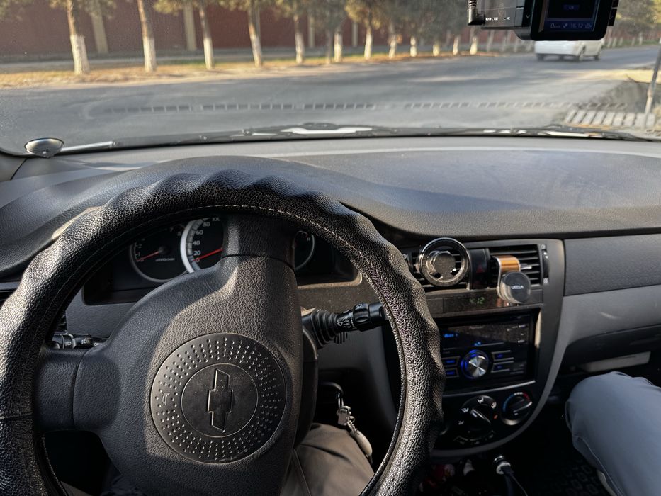 Lacetti 1.8 otlichnoye sostoyaniye